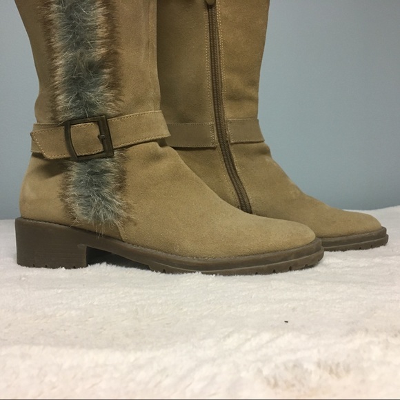 Wanderlust Women’s Mid Calf Tan Leather Winter Boot with Fur & Buckle Accent - Picture 2 of 8